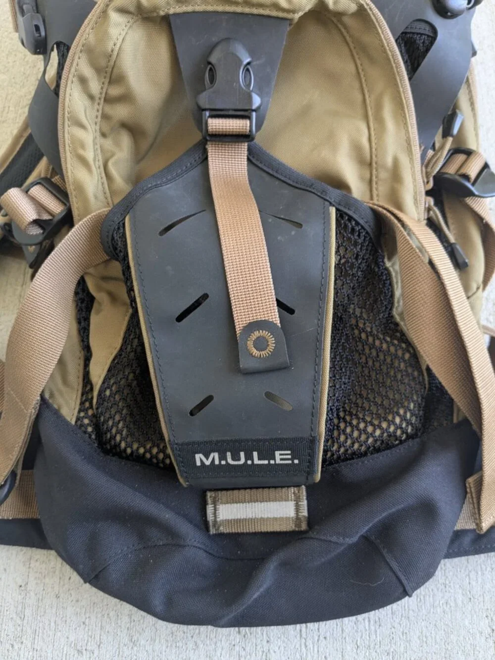 Camelbak Mule Small Backpack Lightweight Tan